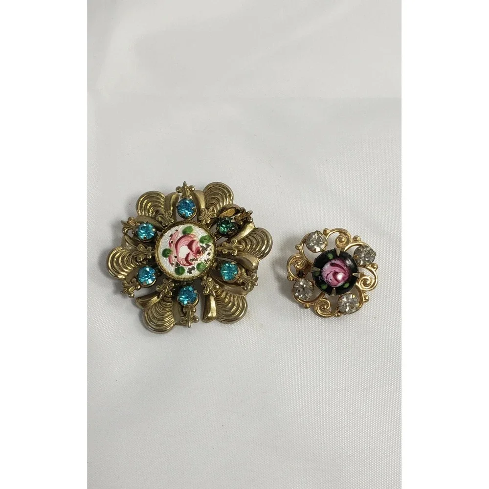 2 Beautiful Gold Tone Brooches Pins Flower